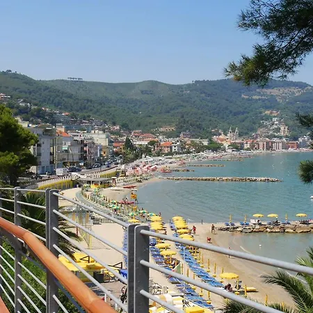 Apartment La Casetta Di Rita At 230 Mt From Sea Alassio